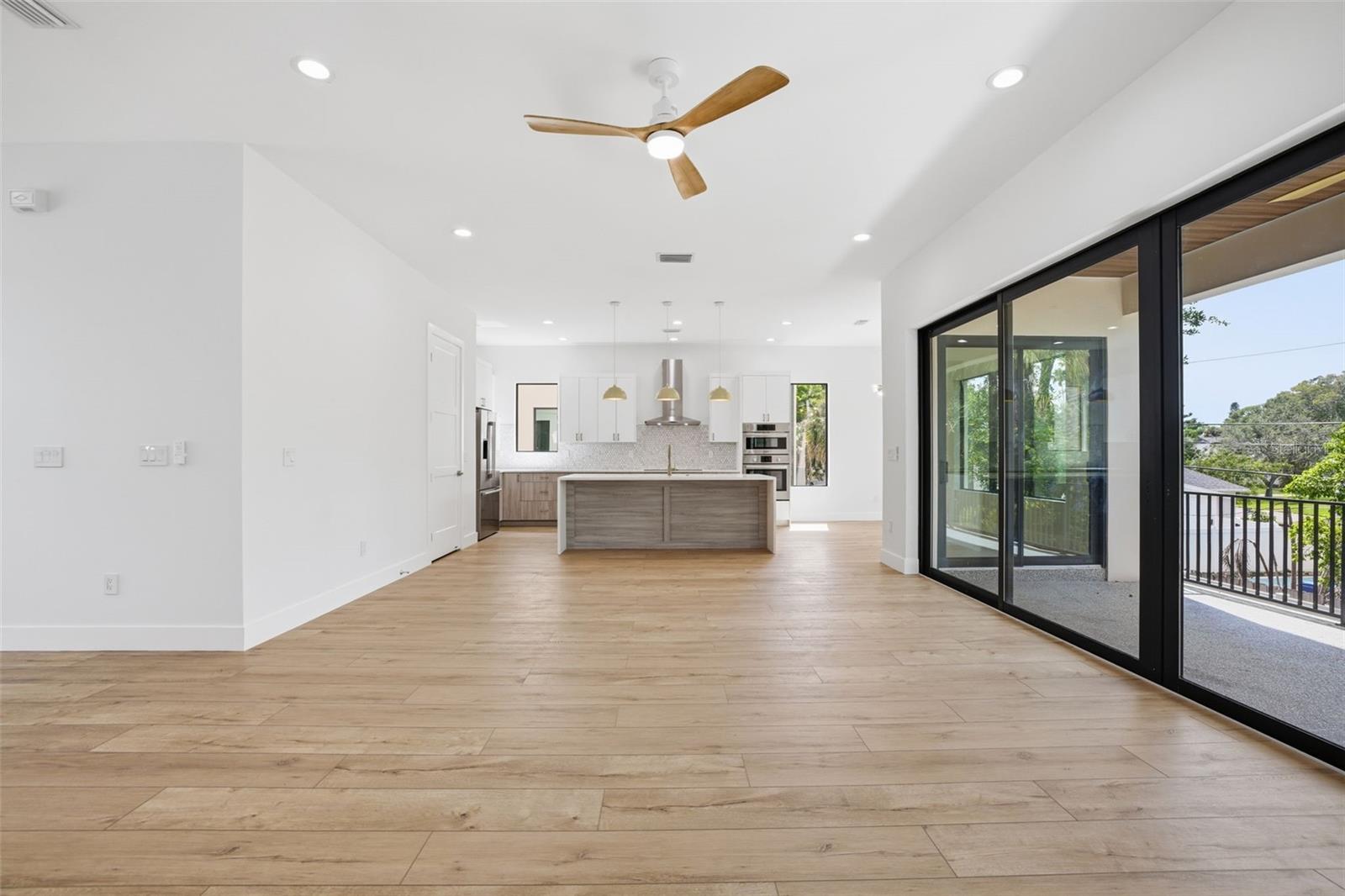 Image 12 of 49 For 1943 Shore Acres Boulevard Ne