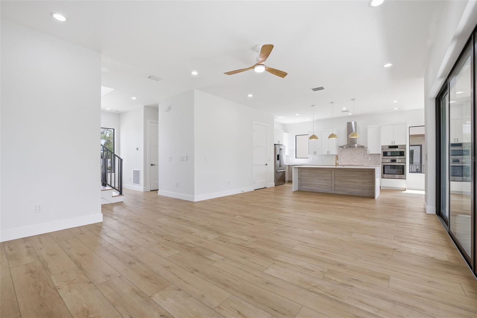 Image 13 of 49 For 1943 Shore Acres Boulevard Ne