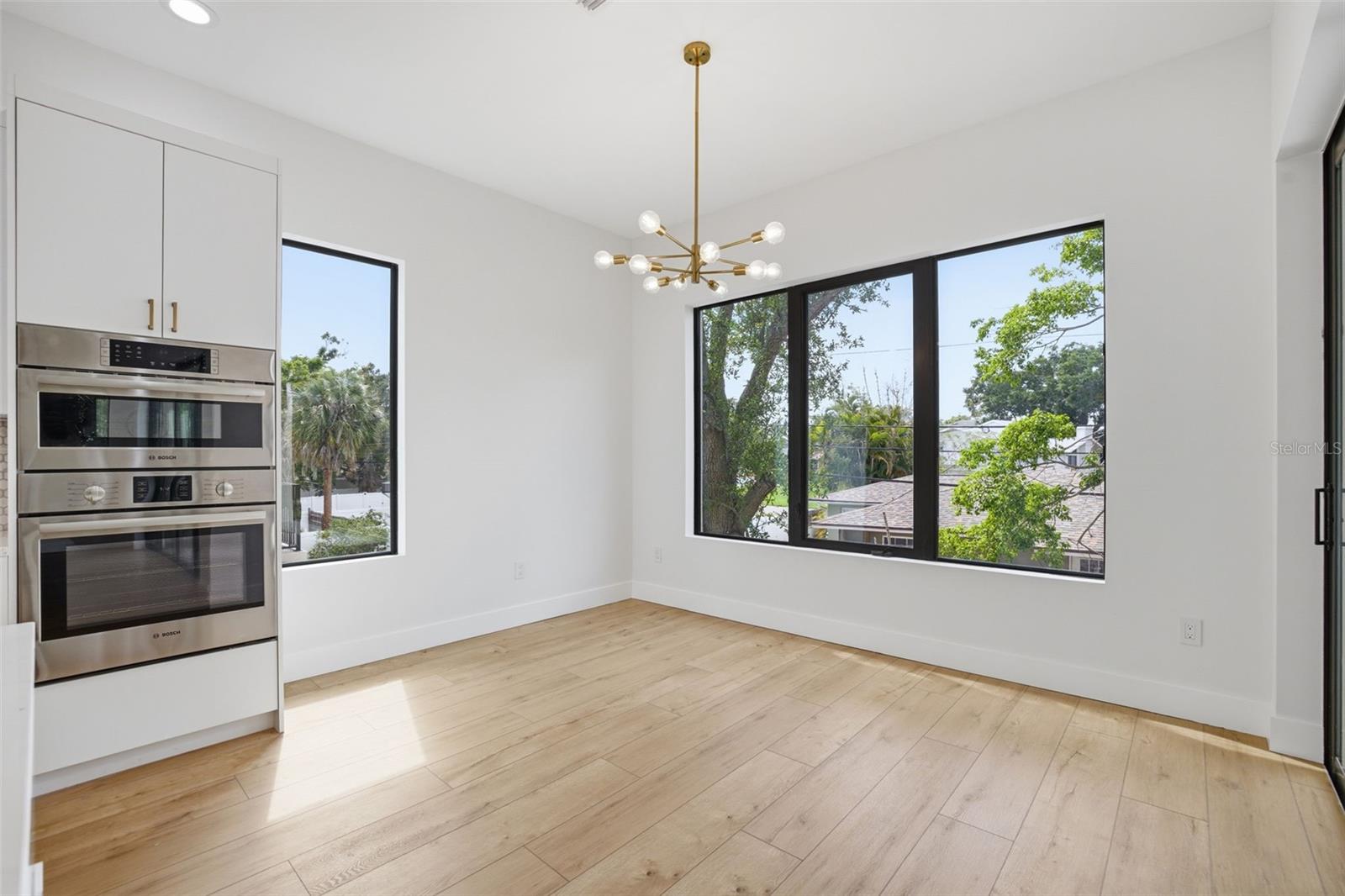 Image 19 of 49 For 1943 Shore Acres Boulevard Ne