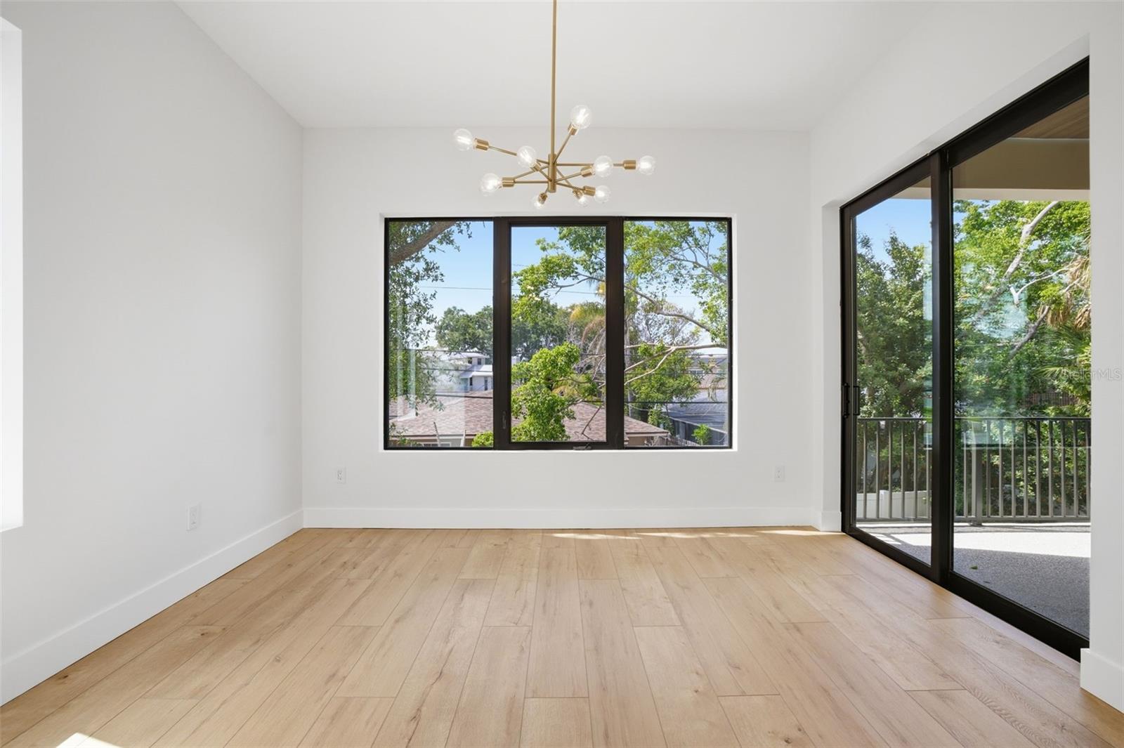 Image 20 of 49 For 1943 Shore Acres Boulevard Ne