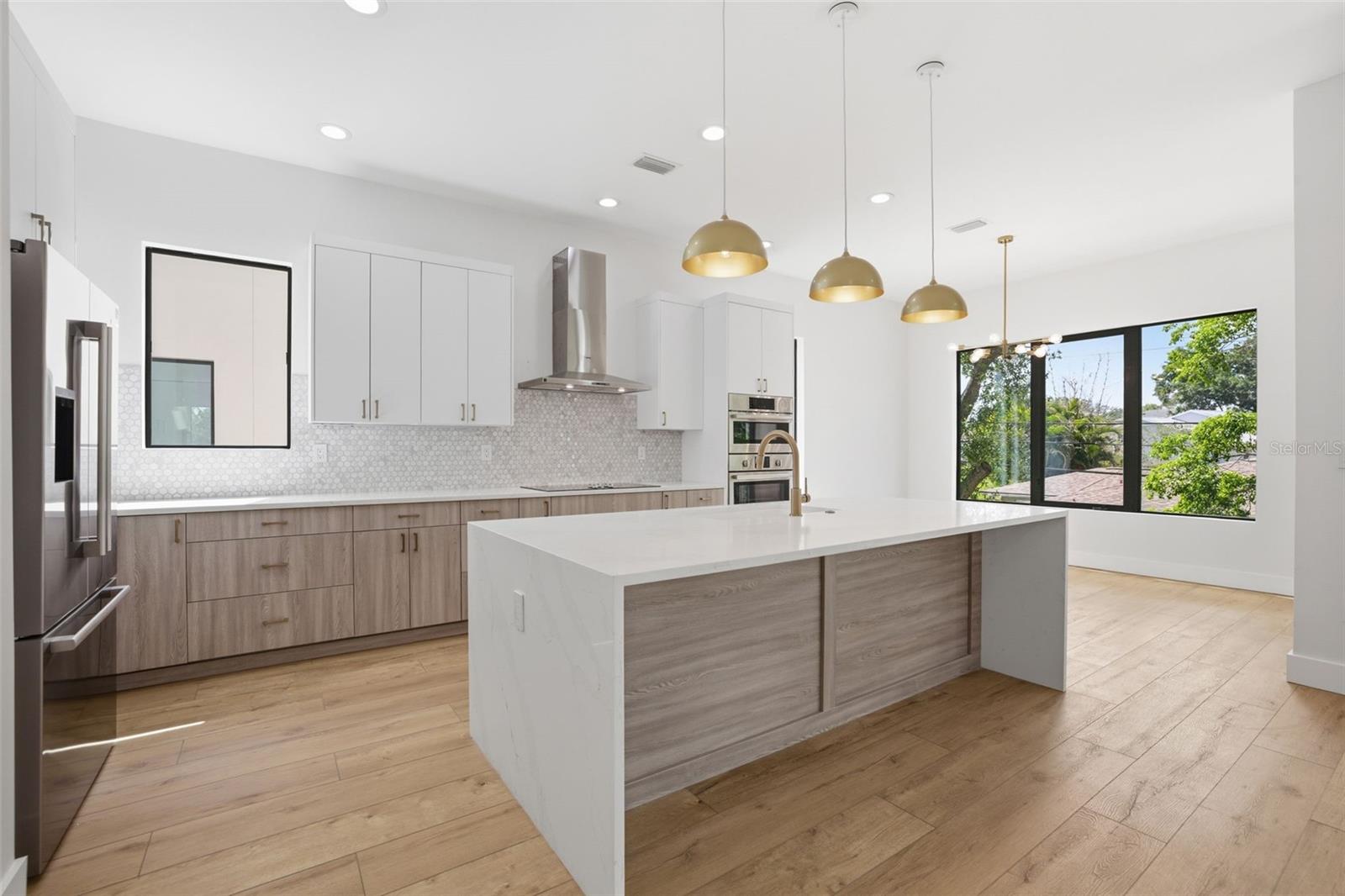 Image 3 of 49 For 1943 Shore Acres Boulevard Ne