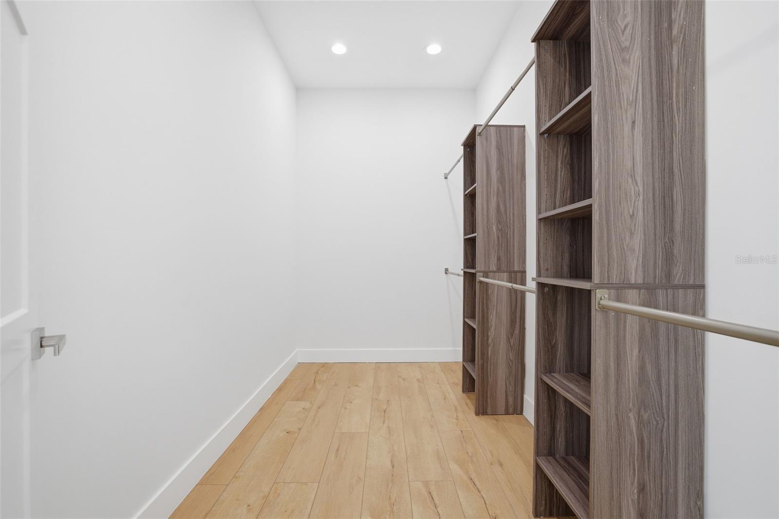 Image 36 of 49 For 1943 Shore Acres Boulevard Ne