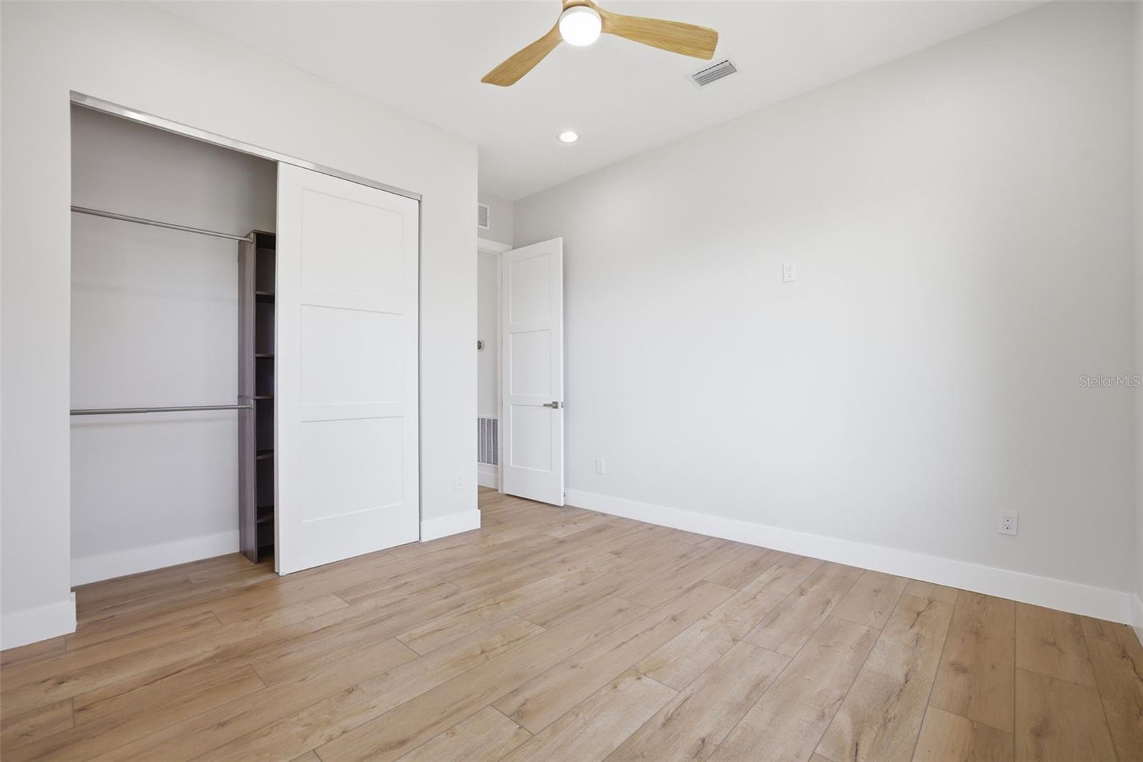 Image 41 of 49 For 1943 Shore Acres Boulevard Ne