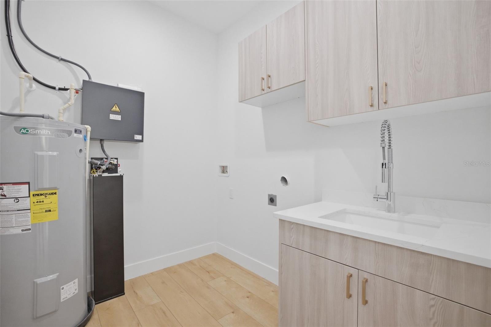 Image 42 of 49 For 1943 Shore Acres Boulevard Ne