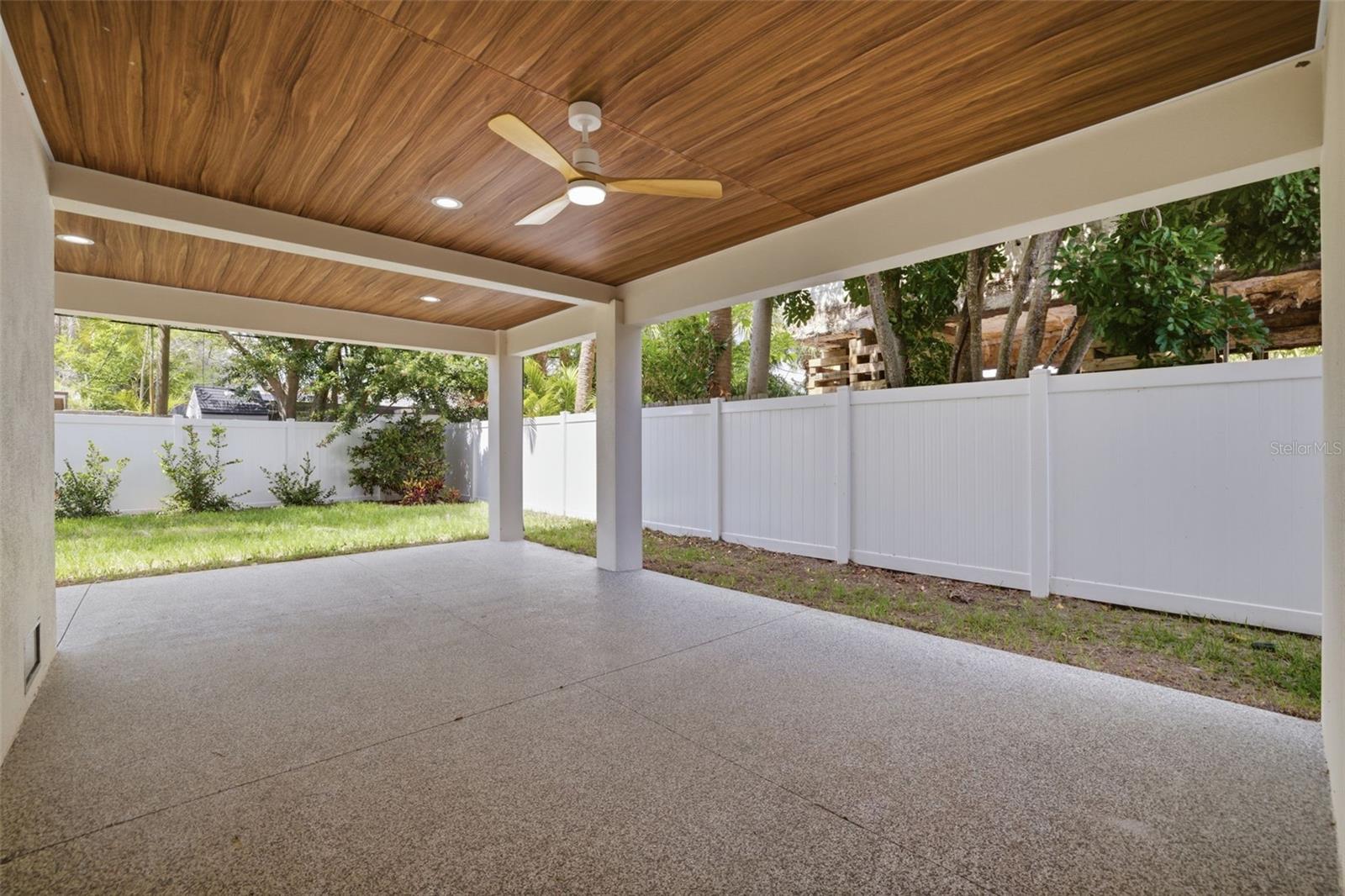 Image 8 of 49 For 1943 Shore Acres Boulevard Ne