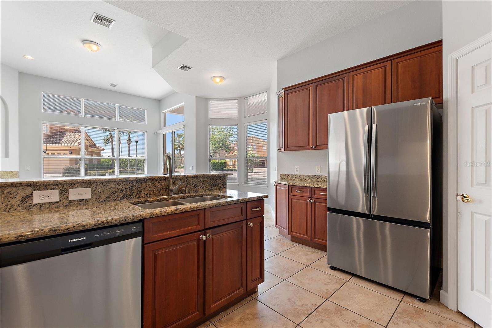 Image 66 of 92 For 419 Chelsea Avenue