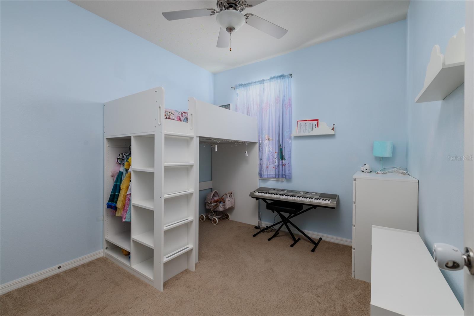 Listing photo id 17 for 6408 Yellow Buckeye Drive