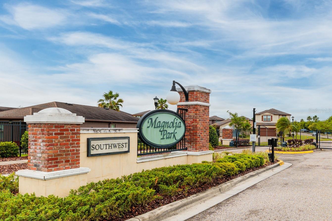 Listing photo id 30 for 6408 Yellow Buckeye Drive