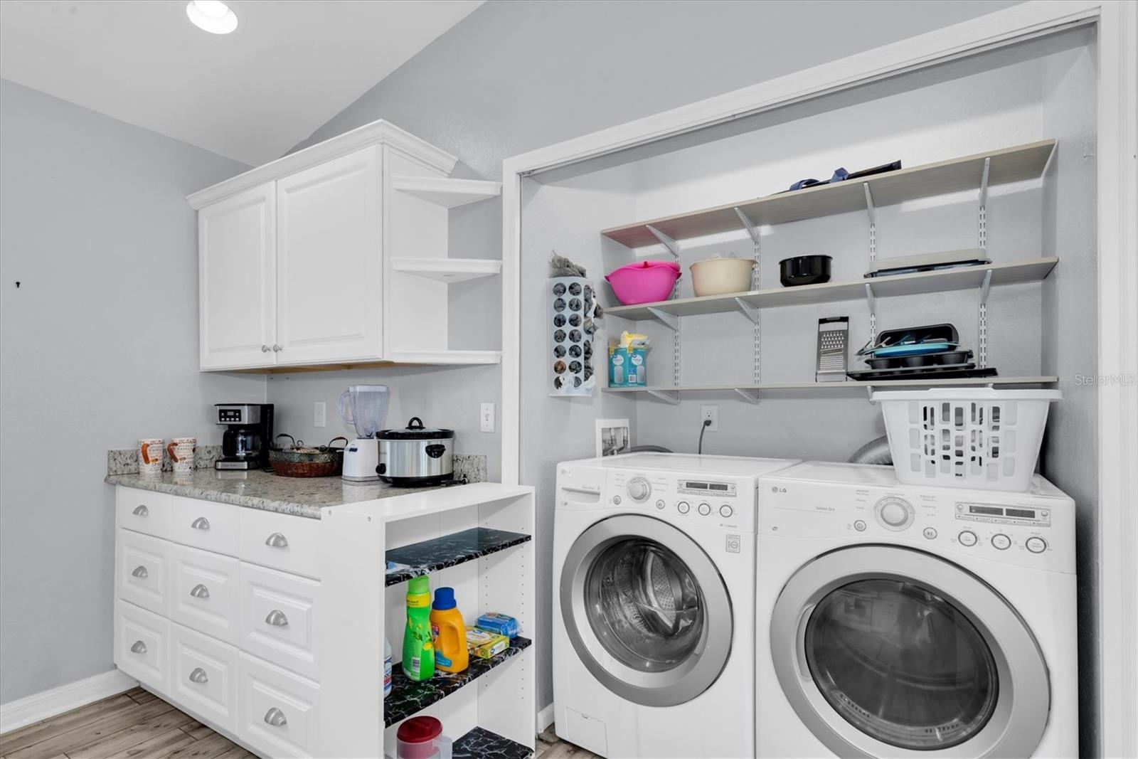 Image 12 of 96 For 819 10th Street Sw