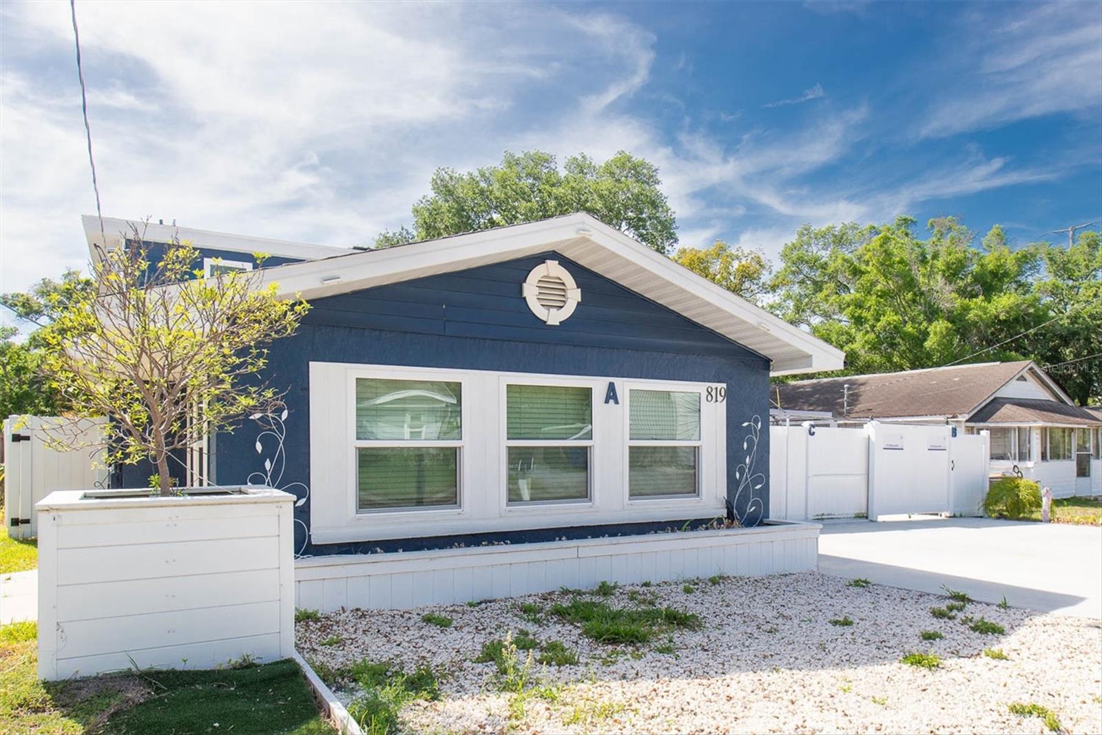 Image 2 of 96 For 819 10th Street Sw