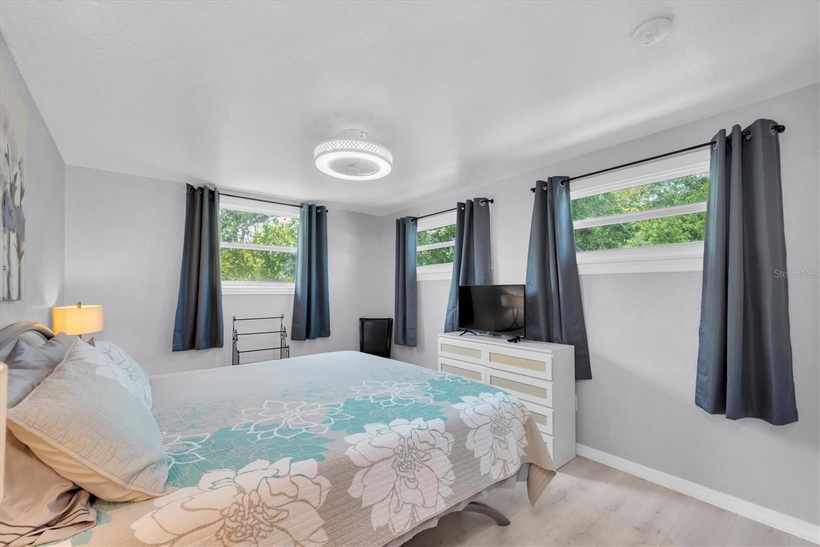 Image 25 of 96 For 819 10th Street Sw