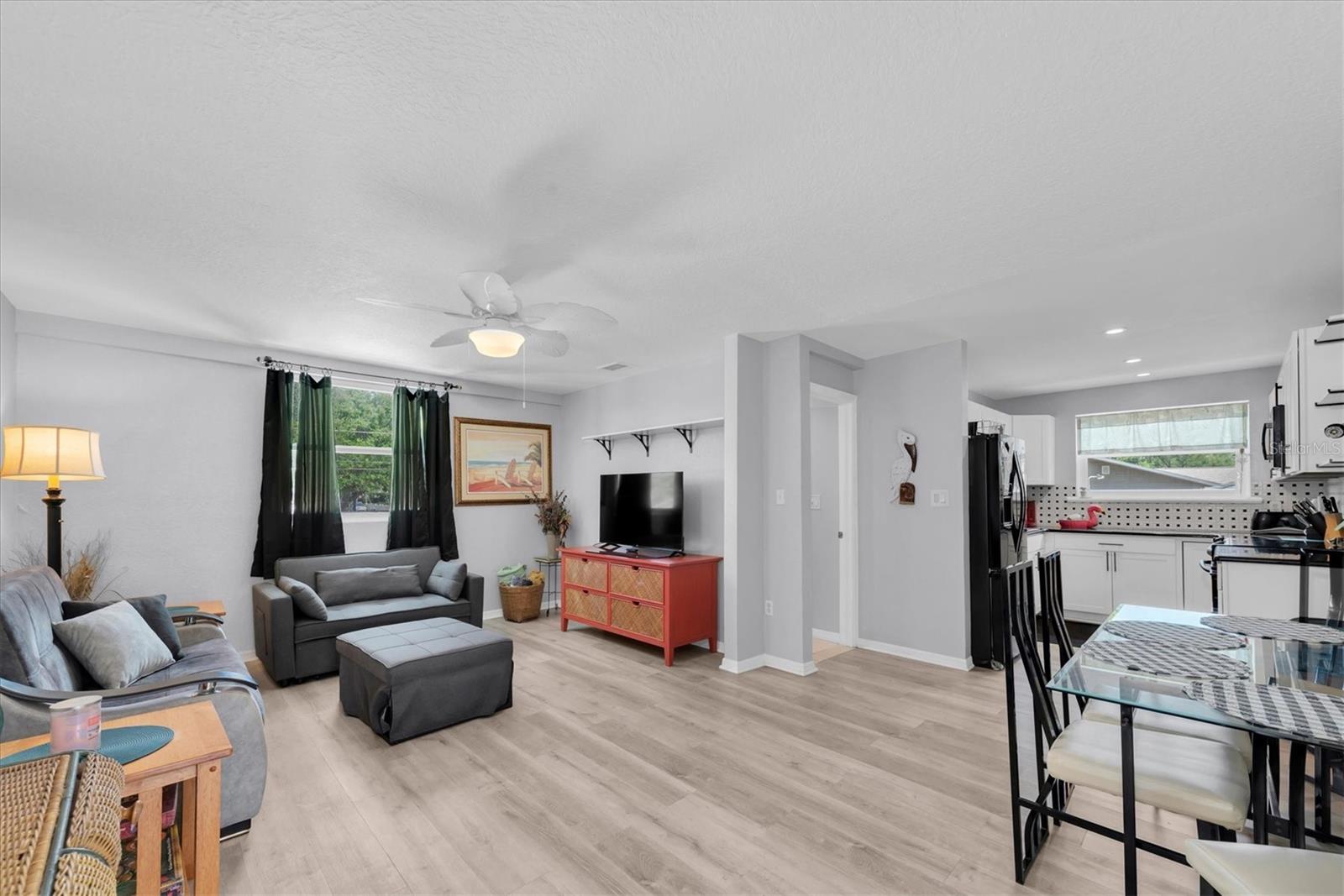 Image 27 of 96 For 819 10th Street Sw