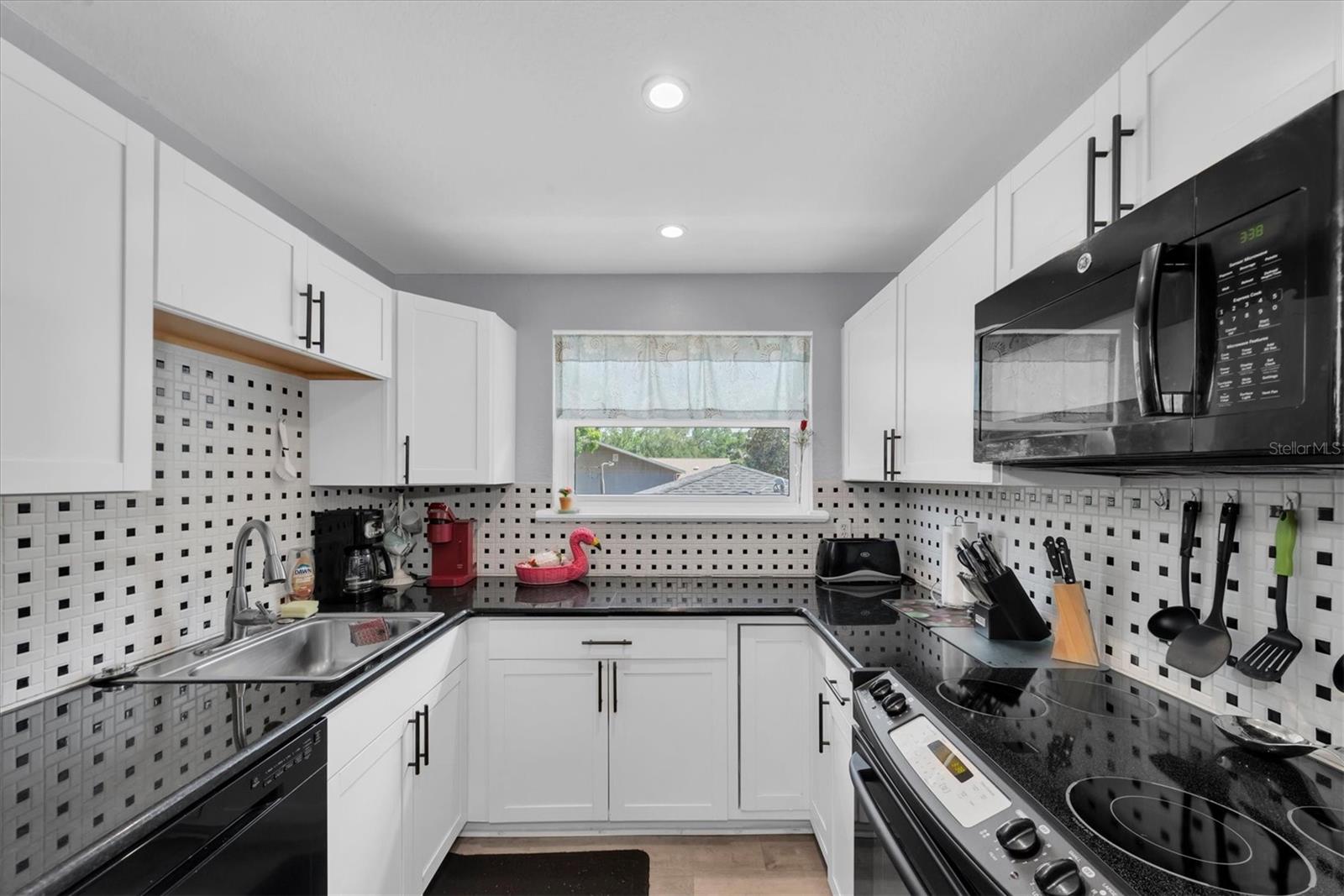 Image 34 of 96 For 819 10th Street Sw