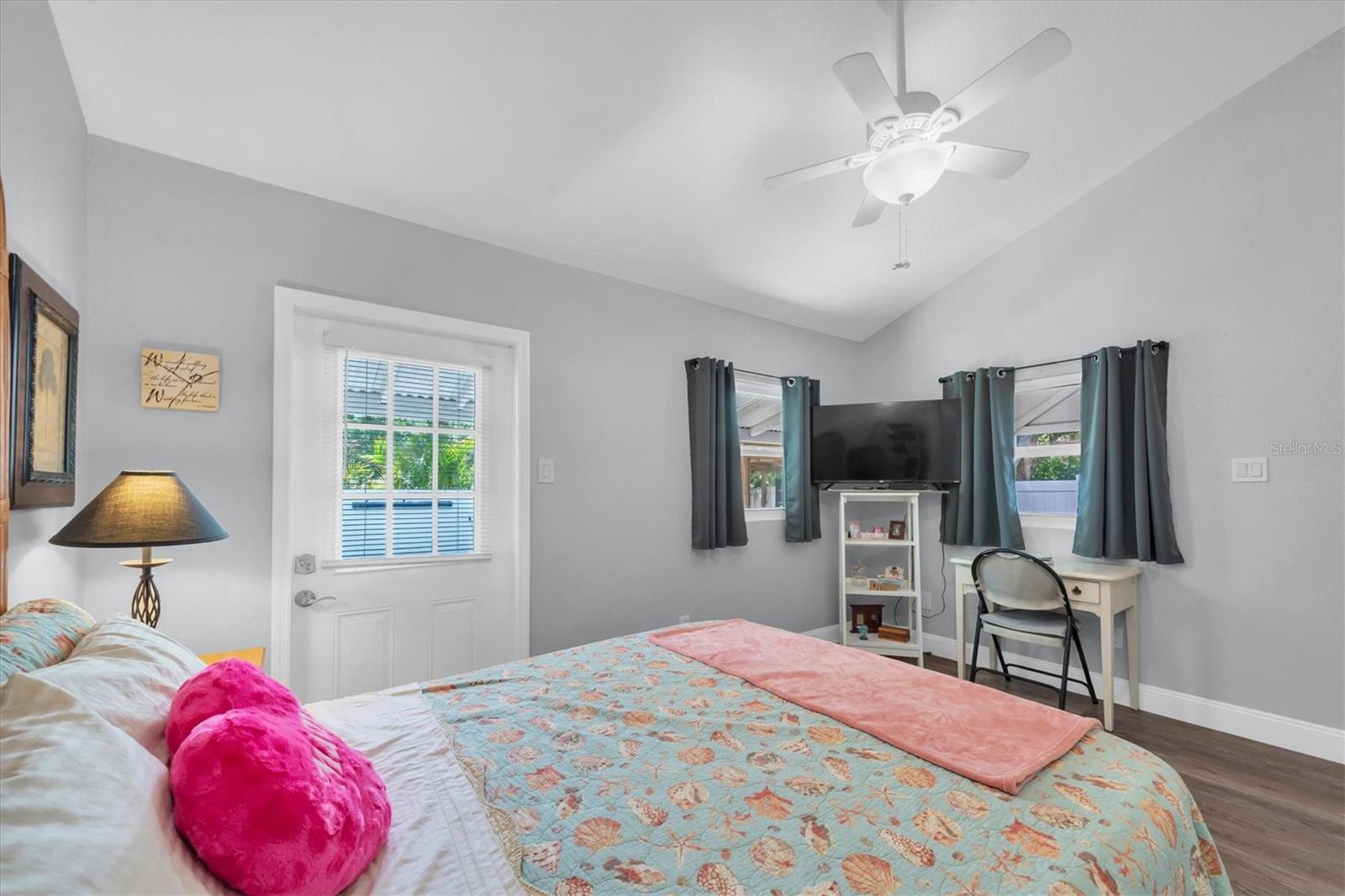 Image 39 of 96 For 819 10th Street Sw