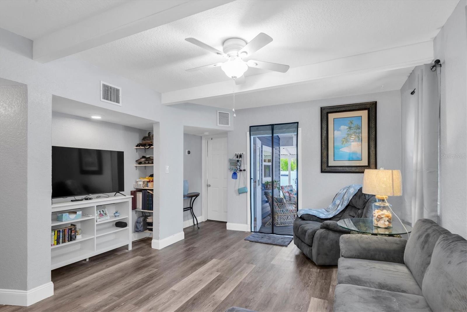 Image 46 of 96 For 819 10th Street Sw