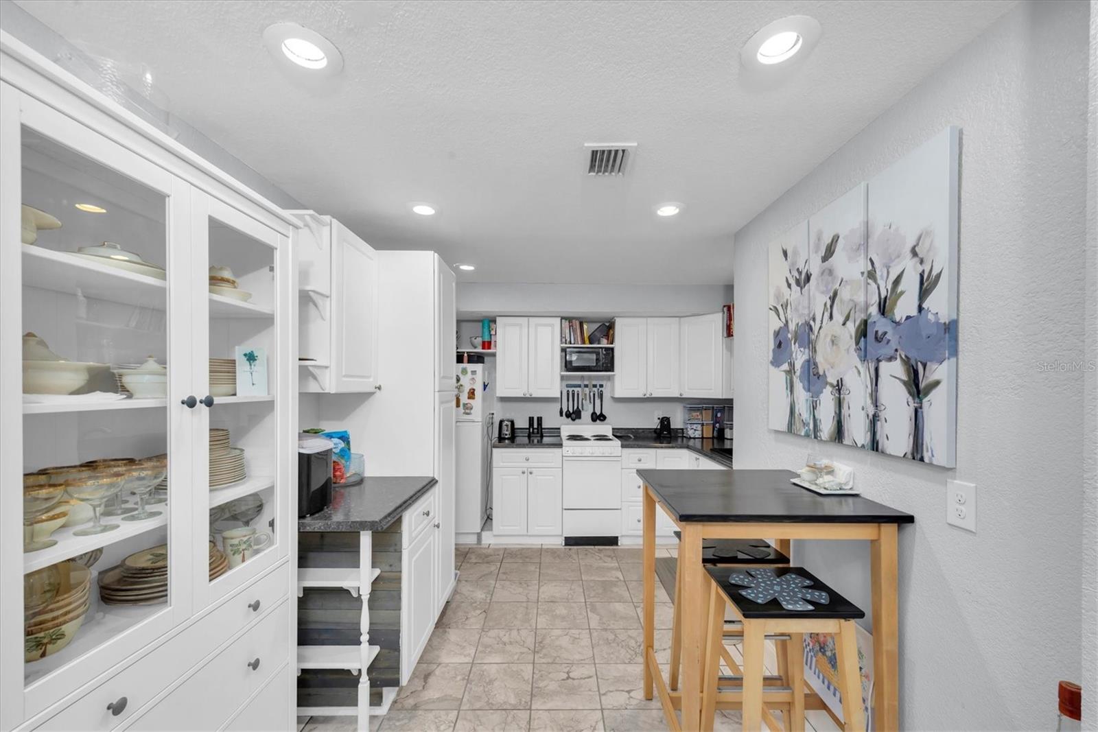 Image 47 of 96 For 819 10th Street Sw