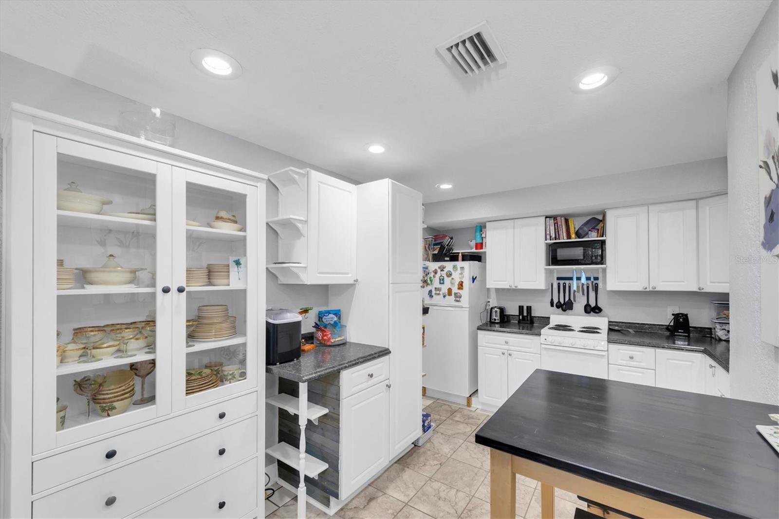 Image 48 of 96 For 819 10th Street Sw