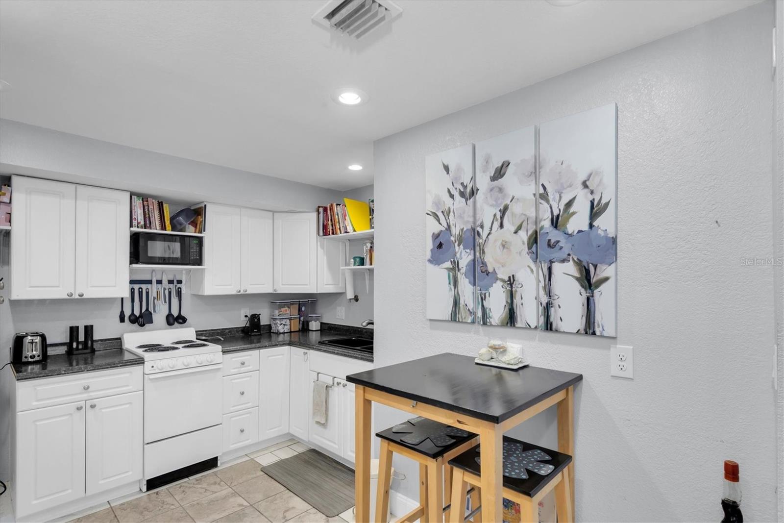 Image 49 of 96 For 819 10th Street Sw