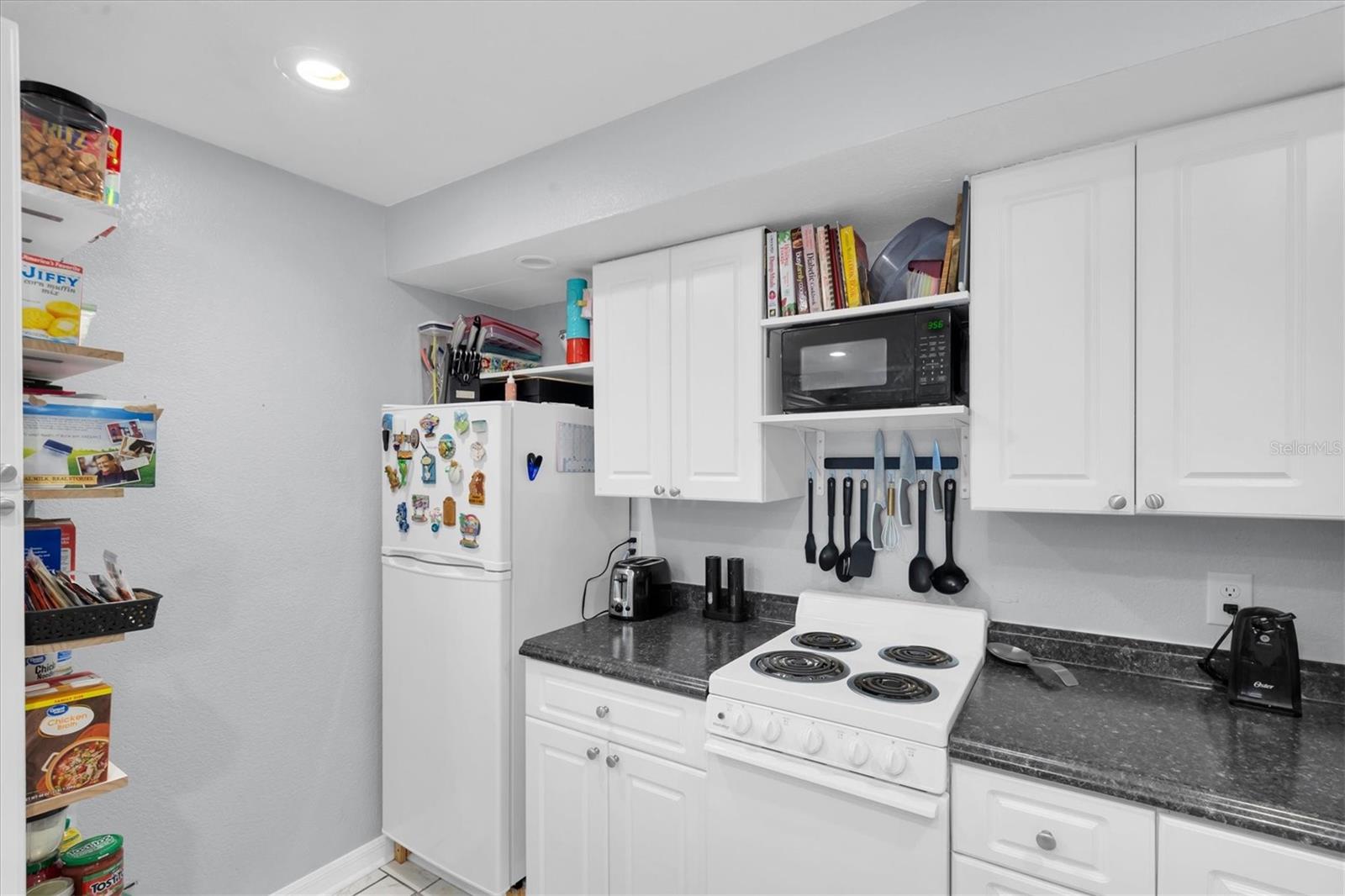 Image 51 of 96 For 819 10th Street Sw