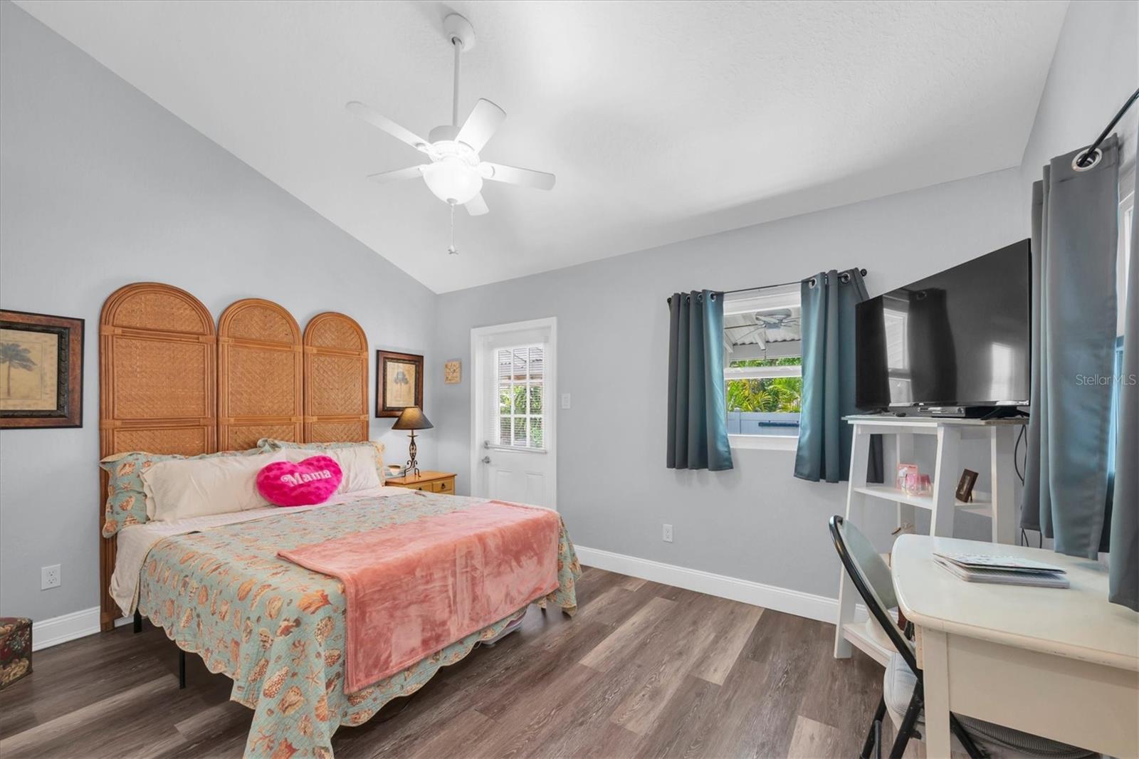 Image 52 of 96 For 819 10th Street Sw