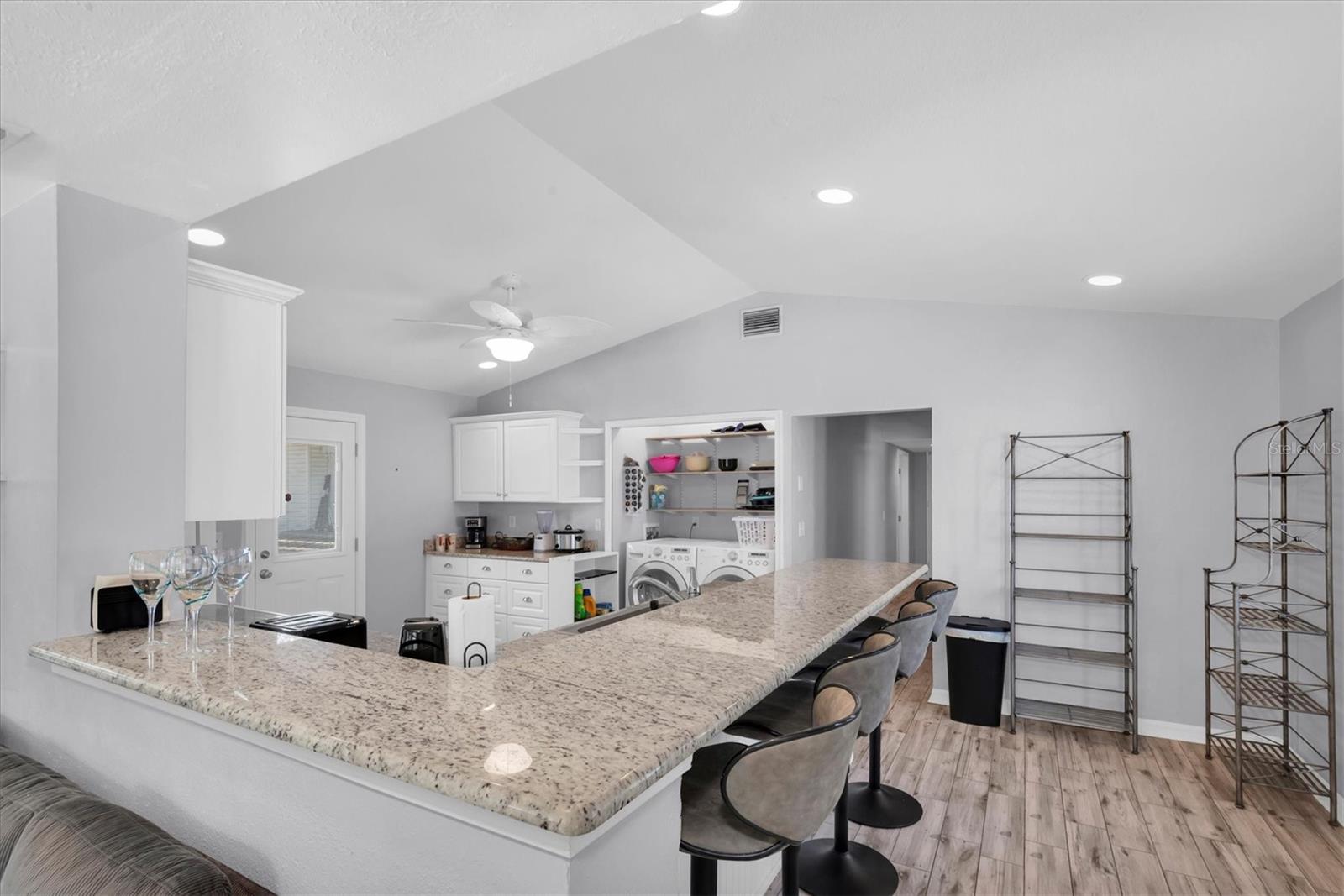 Image 6 of 96 For 819 10th Street Sw