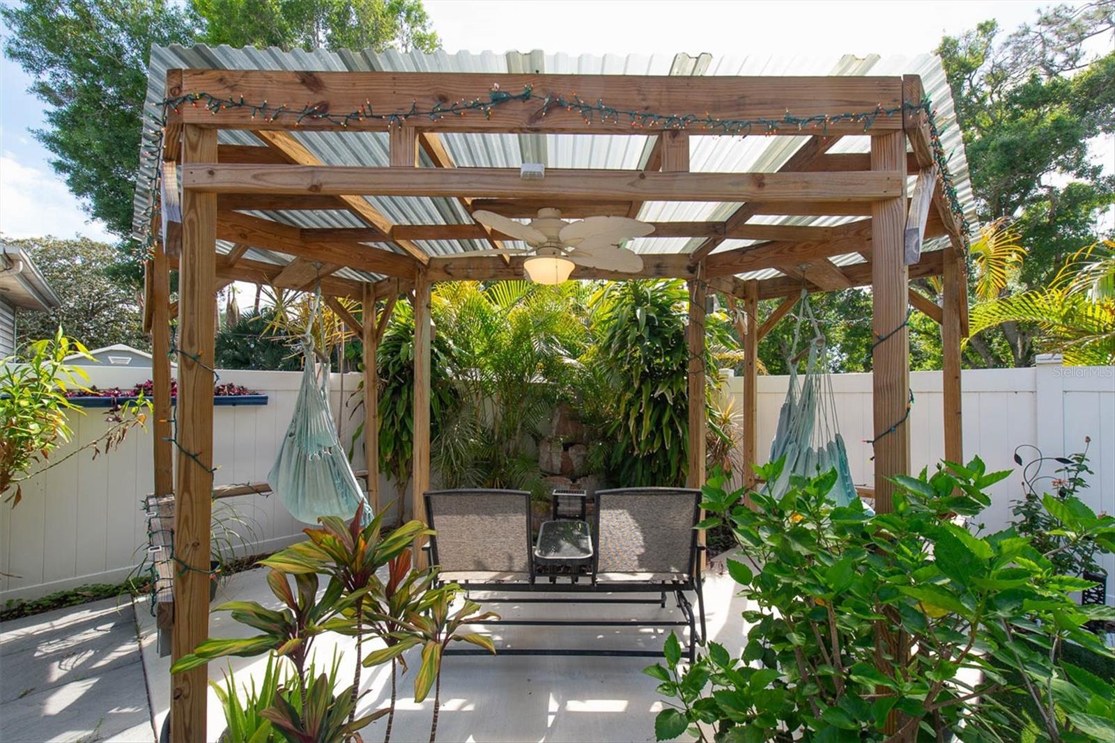 Image 61 of 96 For 819 10th Street Sw