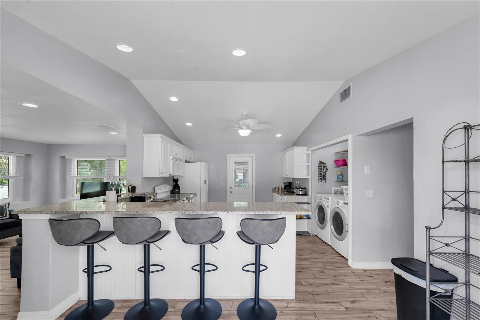 Image 8 of 96 For 819 10th Street Sw