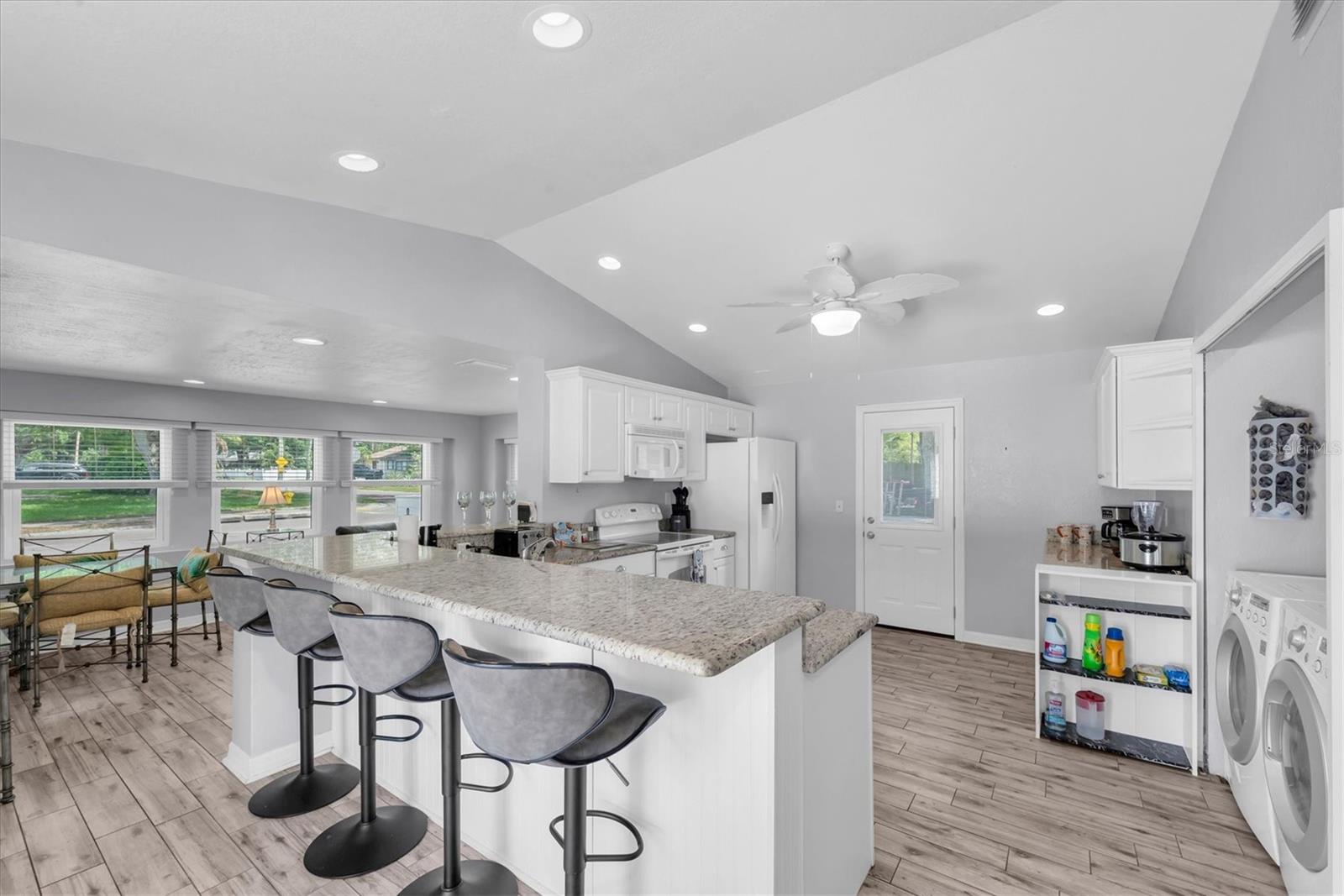 Image 9 of 96 For 819 10th Street Sw