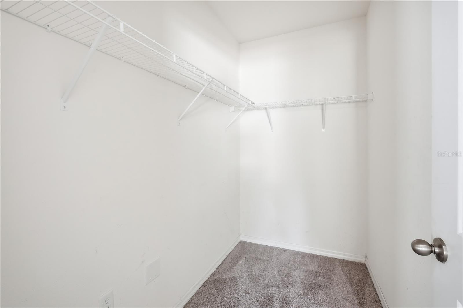 Image 16 of 25 For 5217 Hillside Meadow Place