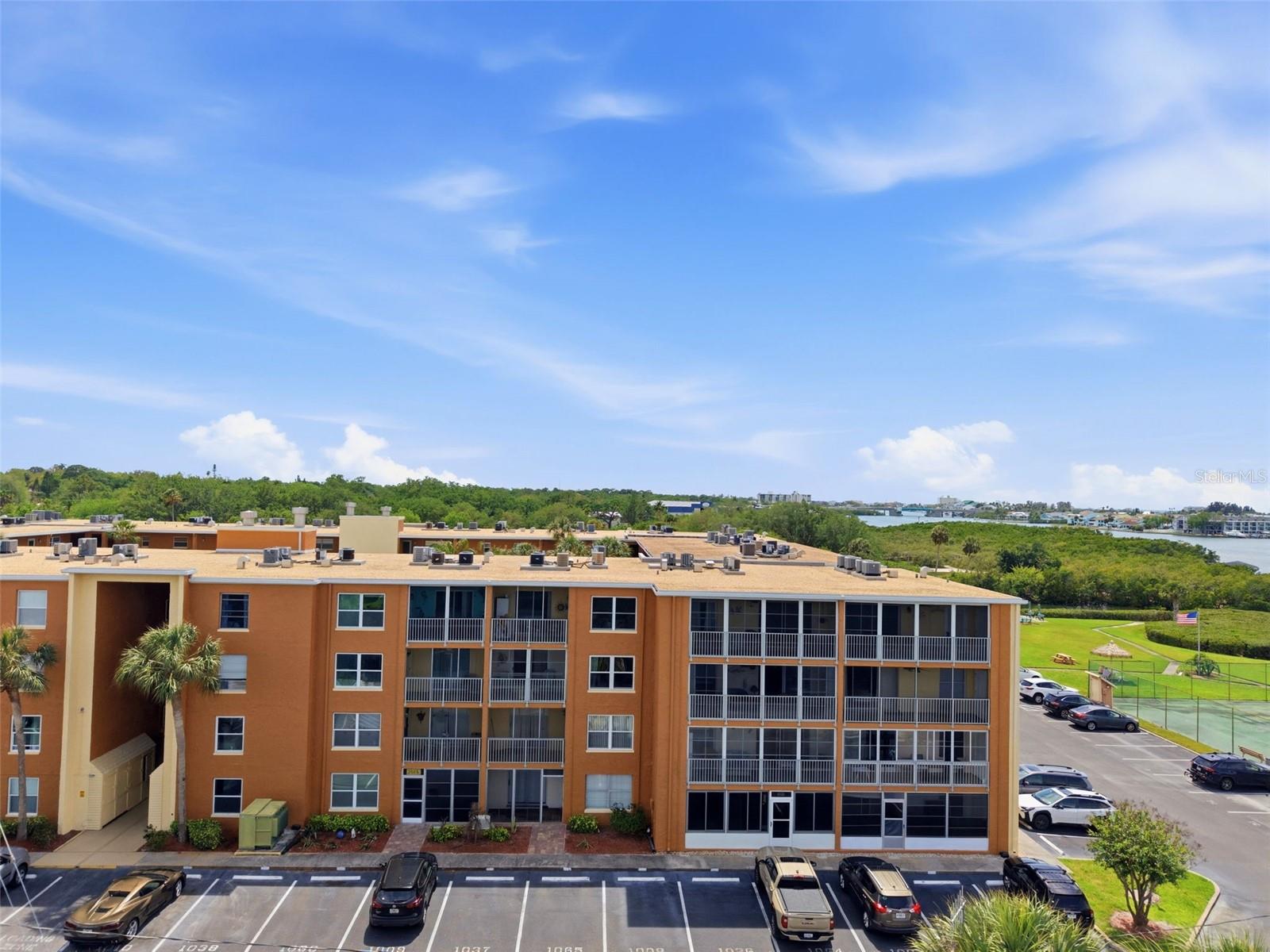 Image 20 of 31 For 12760 Indian Rocks Road 1082