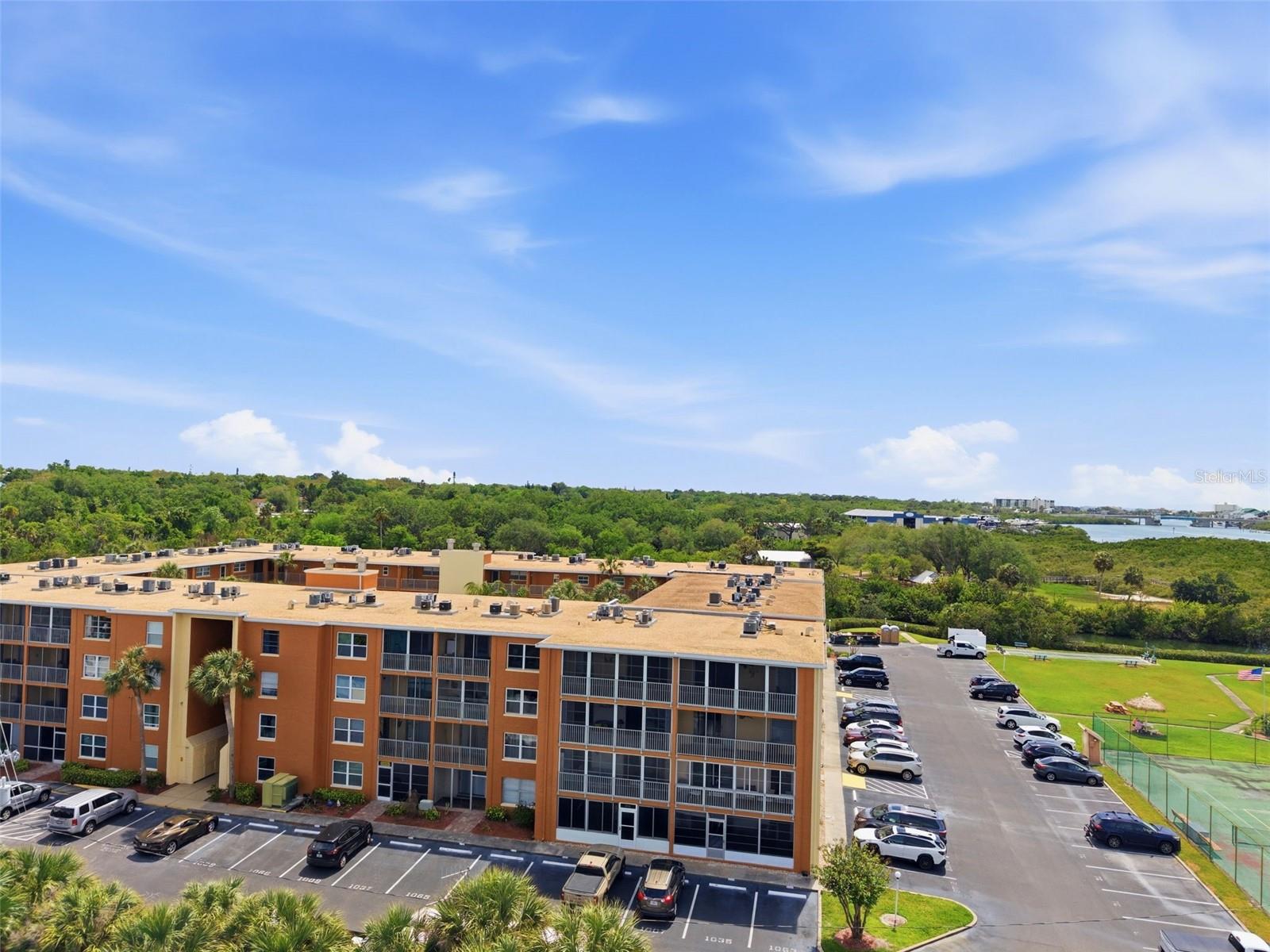 Image 23 of 31 For 12760 Indian Rocks Road 1082