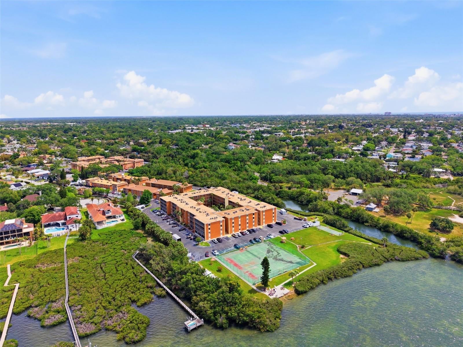 Image 26 of 31 For 12760 Indian Rocks Road 1082