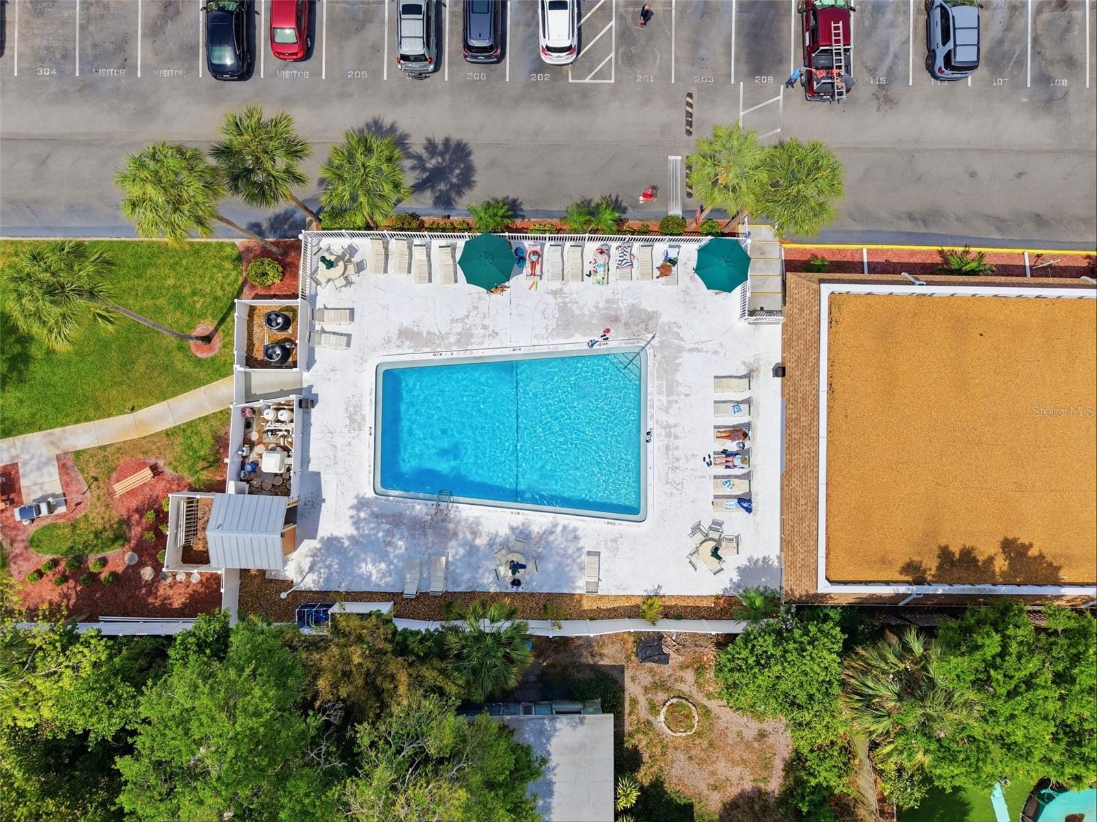 Image 4 of 31 For 12760 Indian Rocks Road 1082