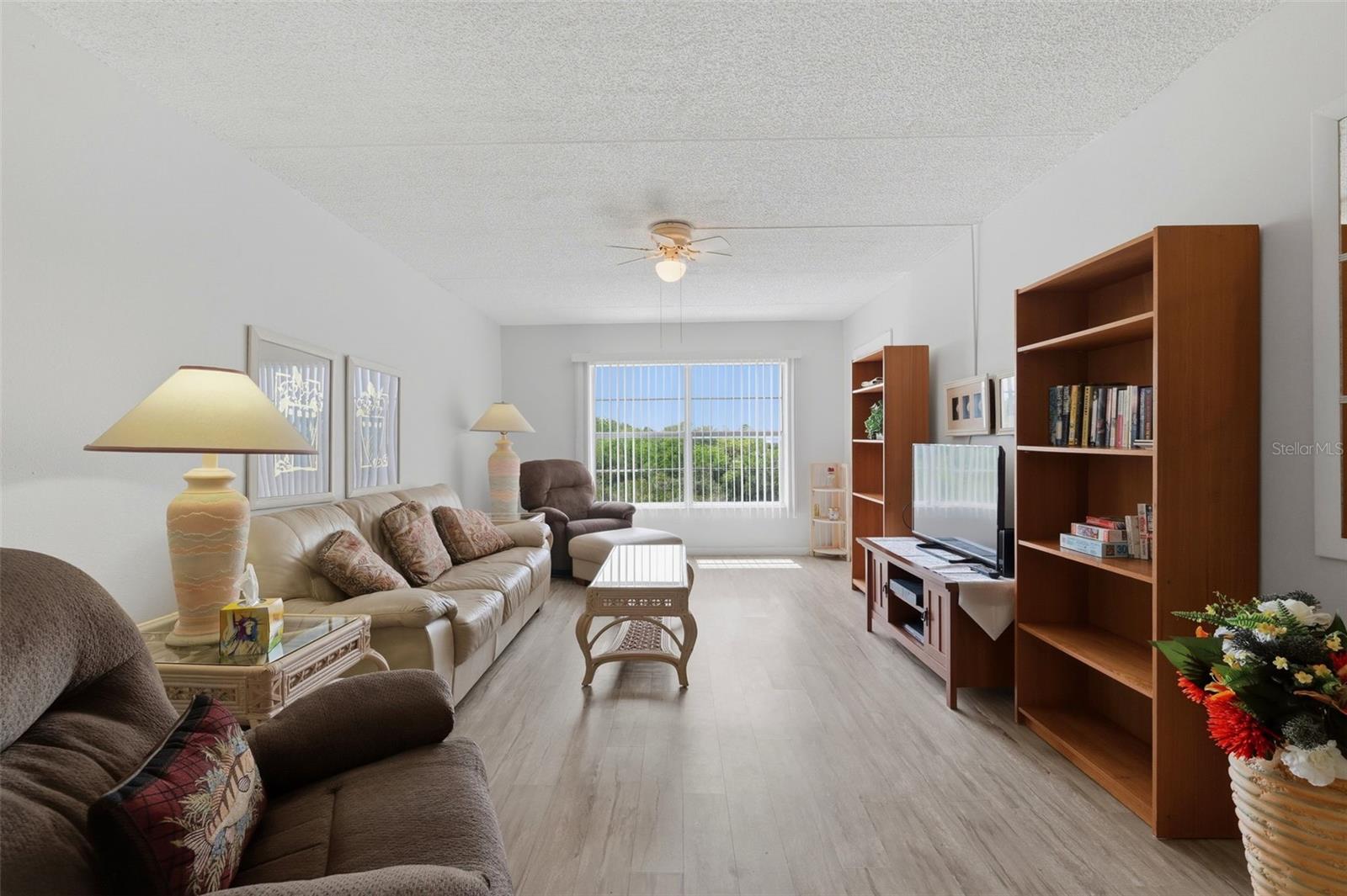 Image 9 of 31 For 12760 Indian Rocks Road 1082