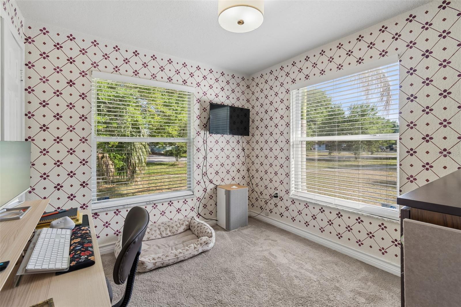 Listing photo id 13 for 2301 Eldred Drive