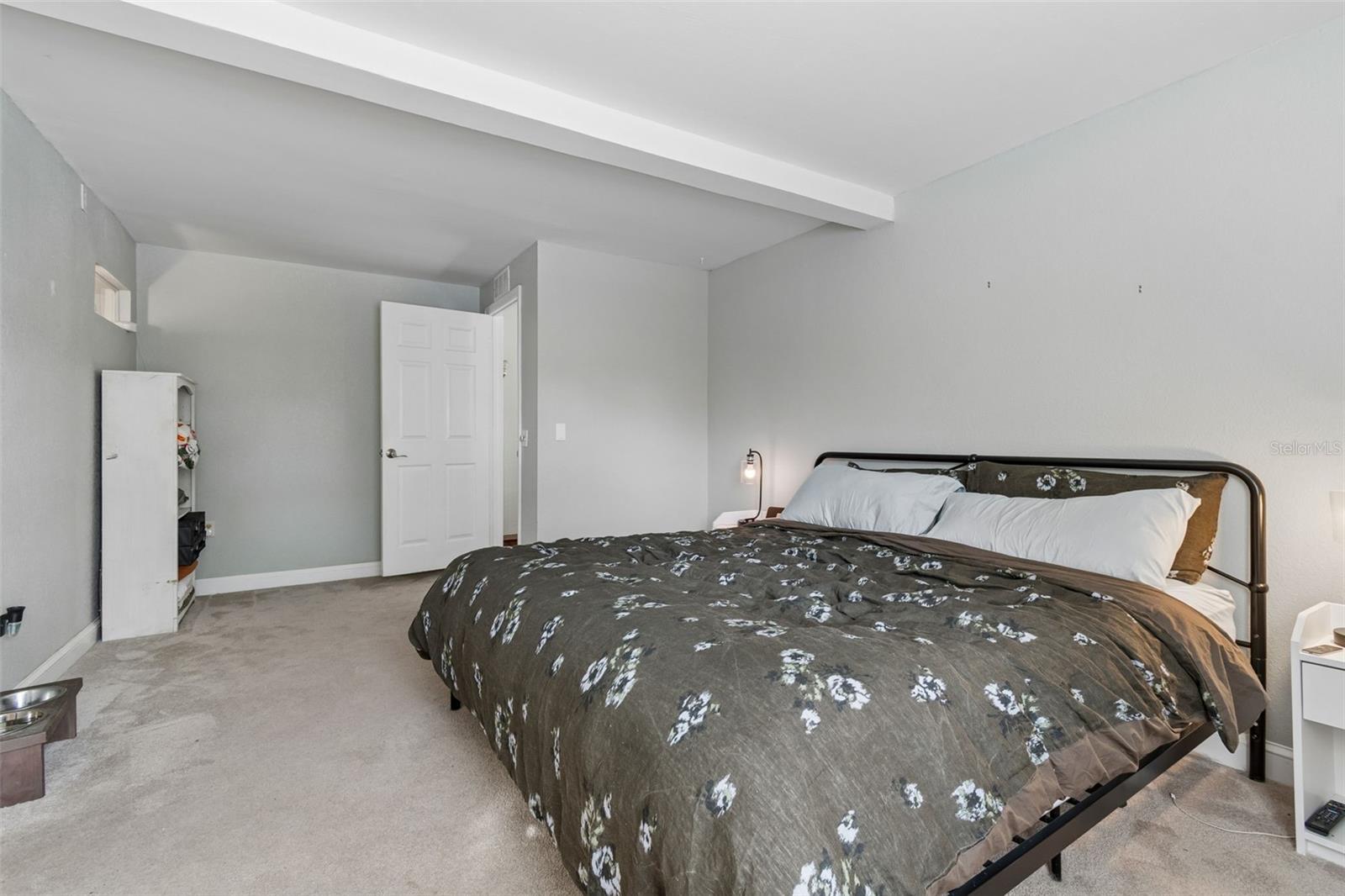 Listing photo id 19 for 2301 Eldred Drive