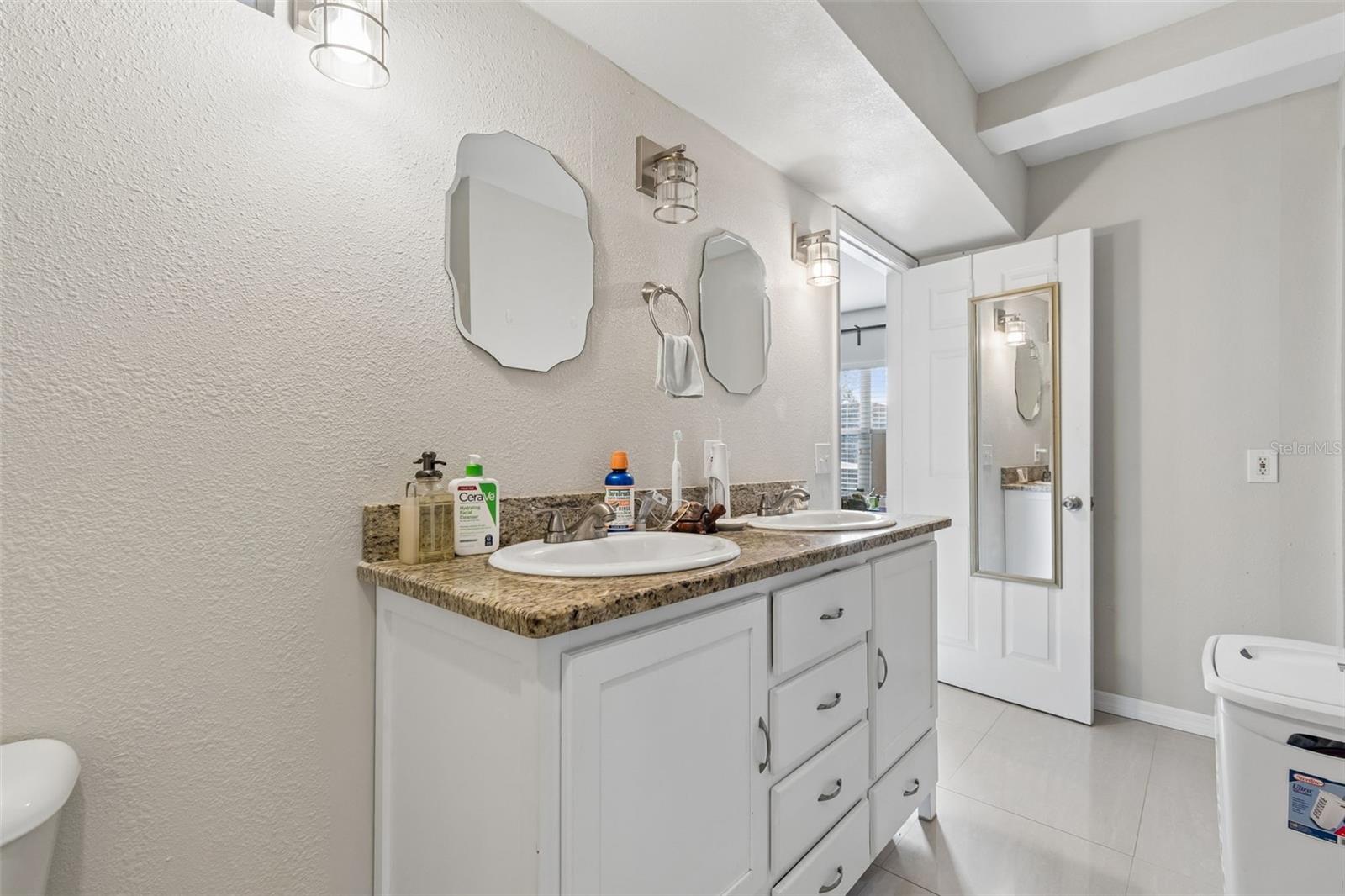 Listing photo id 23 for 2301 Eldred Drive