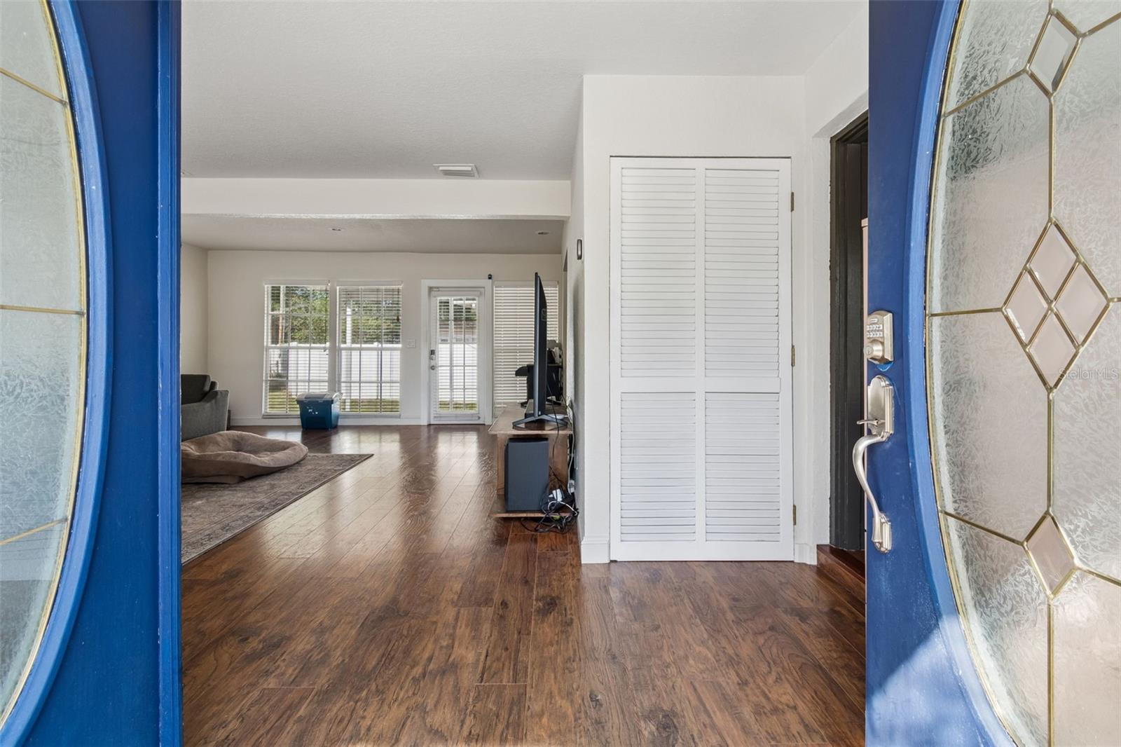 Listing photo id 1 for 2301 Eldred Drive