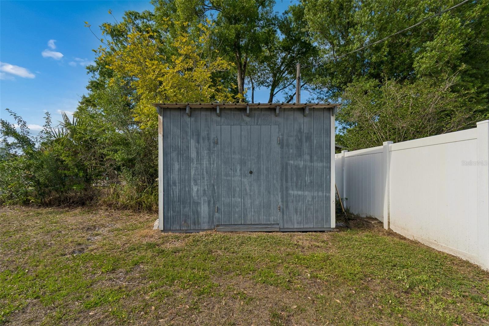 Listing photo id 30 for 2301 Eldred Drive