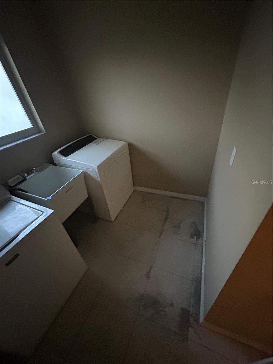 Image 14 of 46 For 908 35th Avenue Drive W