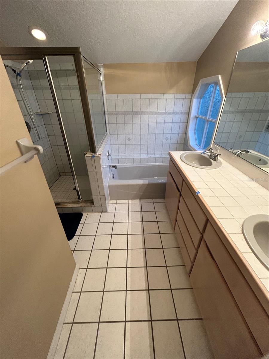 Image 5 of 46 For 908 35th Avenue Drive W