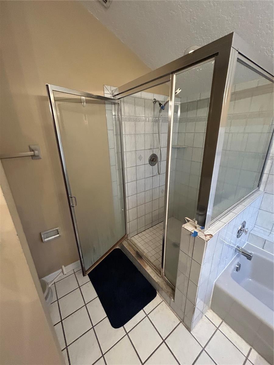 Image 6 of 46 For 908 35th Avenue Drive W