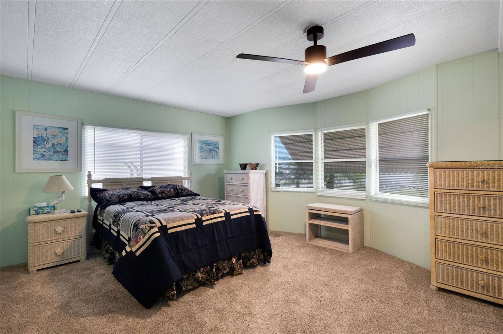 Image 20 of 39 For 98 Cedar Elm Drive 32