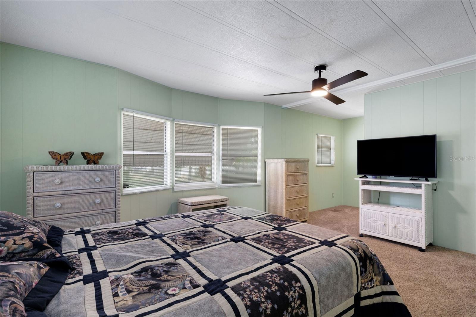 Image 23 of 39 For 98 Cedar Elm Drive 32