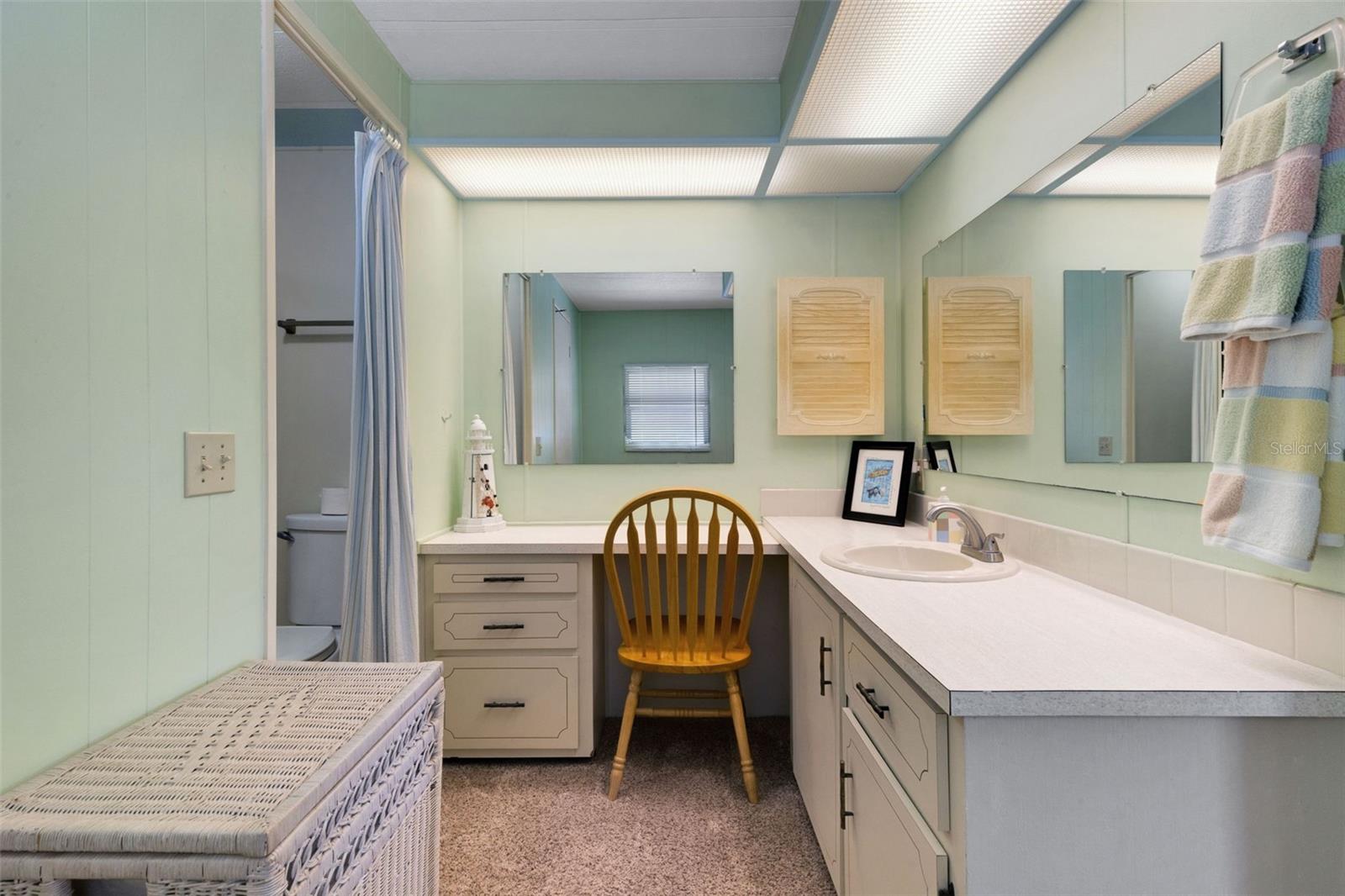 Image 25 of 39 For 98 Cedar Elm Drive 32