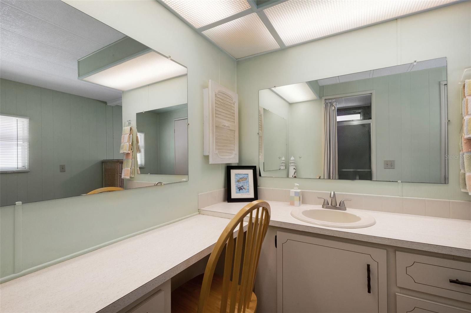 Image 27 of 39 For 98 Cedar Elm Drive 32