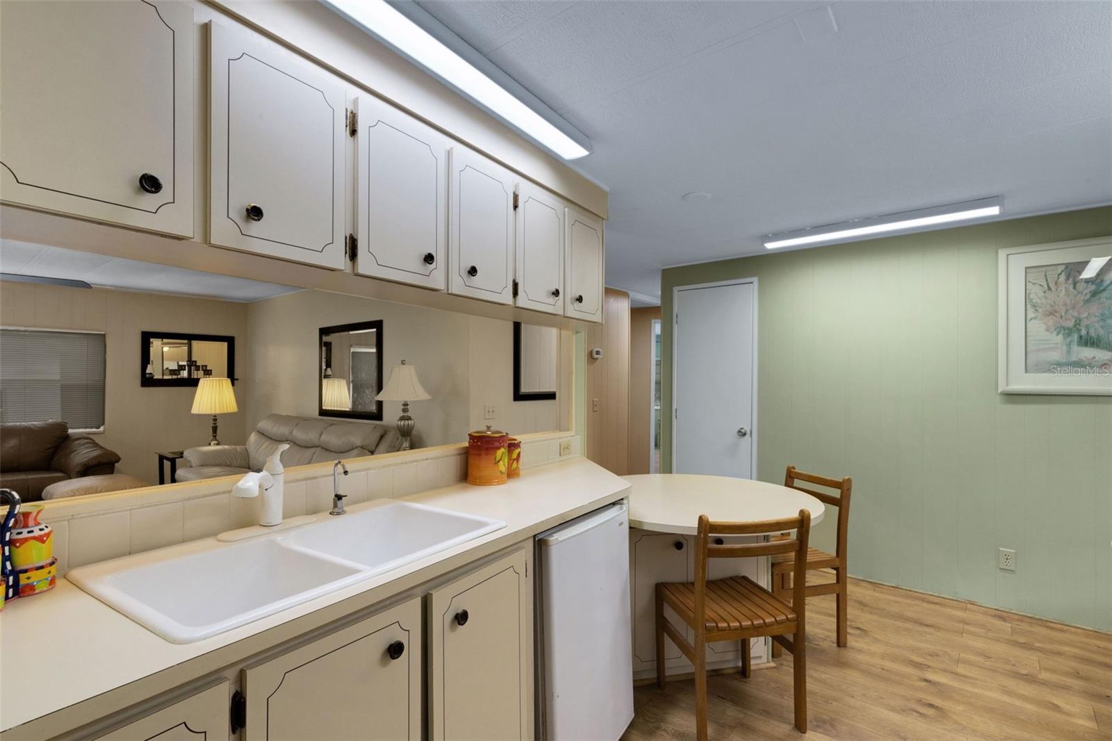 Image 5 of 39 For 98 Cedar Elm Drive 32