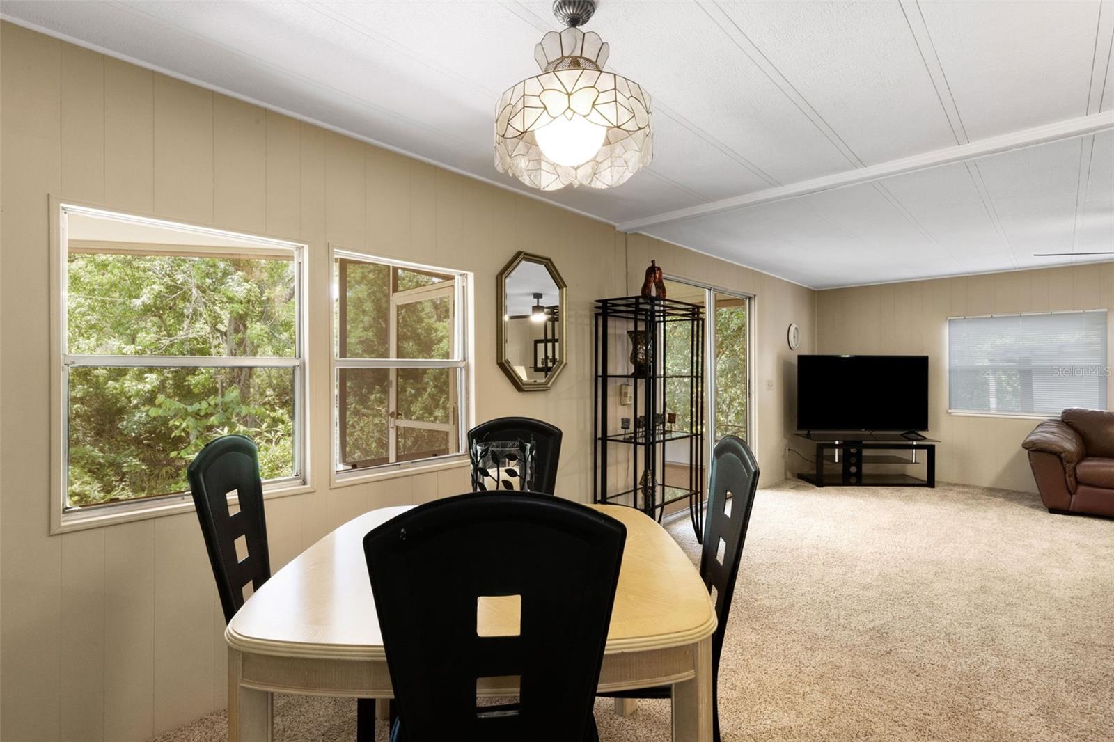 Image 7 of 39 For 98 Cedar Elm Drive 32