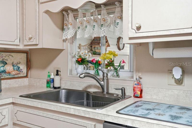 Image 12 of 61 For 8496 Highpoint Boulevard