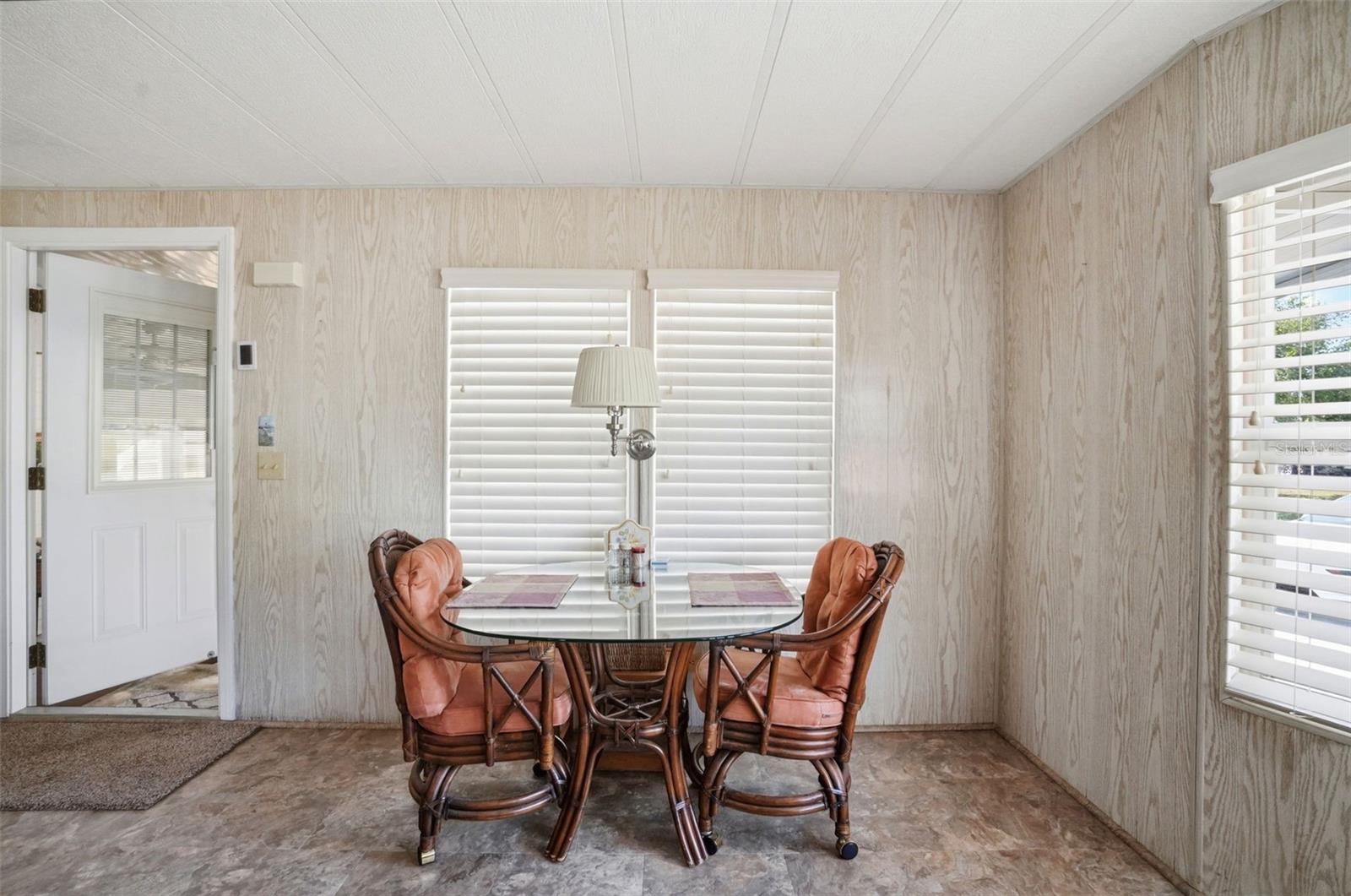 Image 14 of 61 For 8496 Highpoint Boulevard